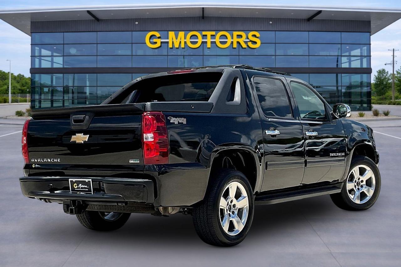 2011 CHEVROLET AVALANCHE LS Houston TX