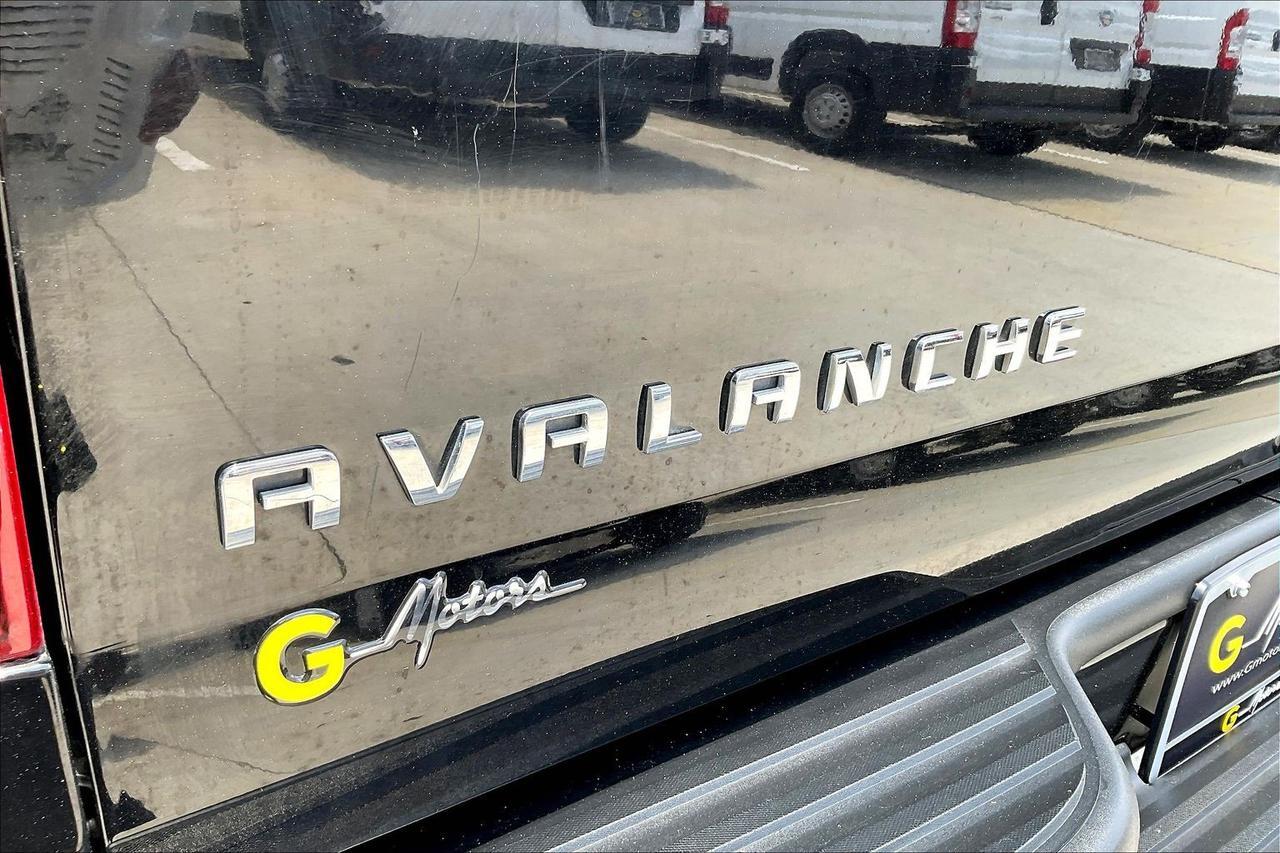 2011 CHEVROLET AVALANCHE LS Houston TX