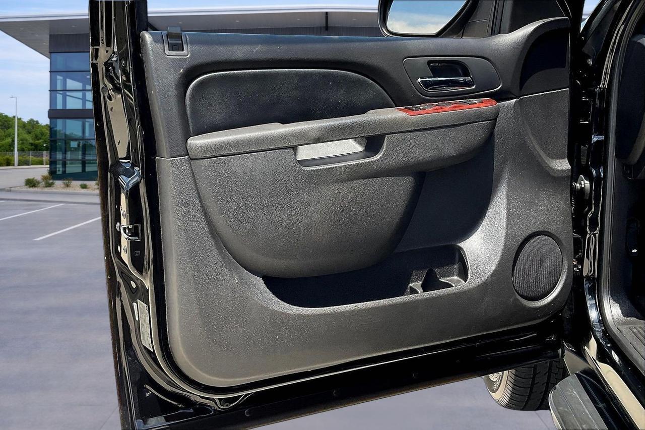 2011 CHEVROLET AVALANCHE LS Houston TX
