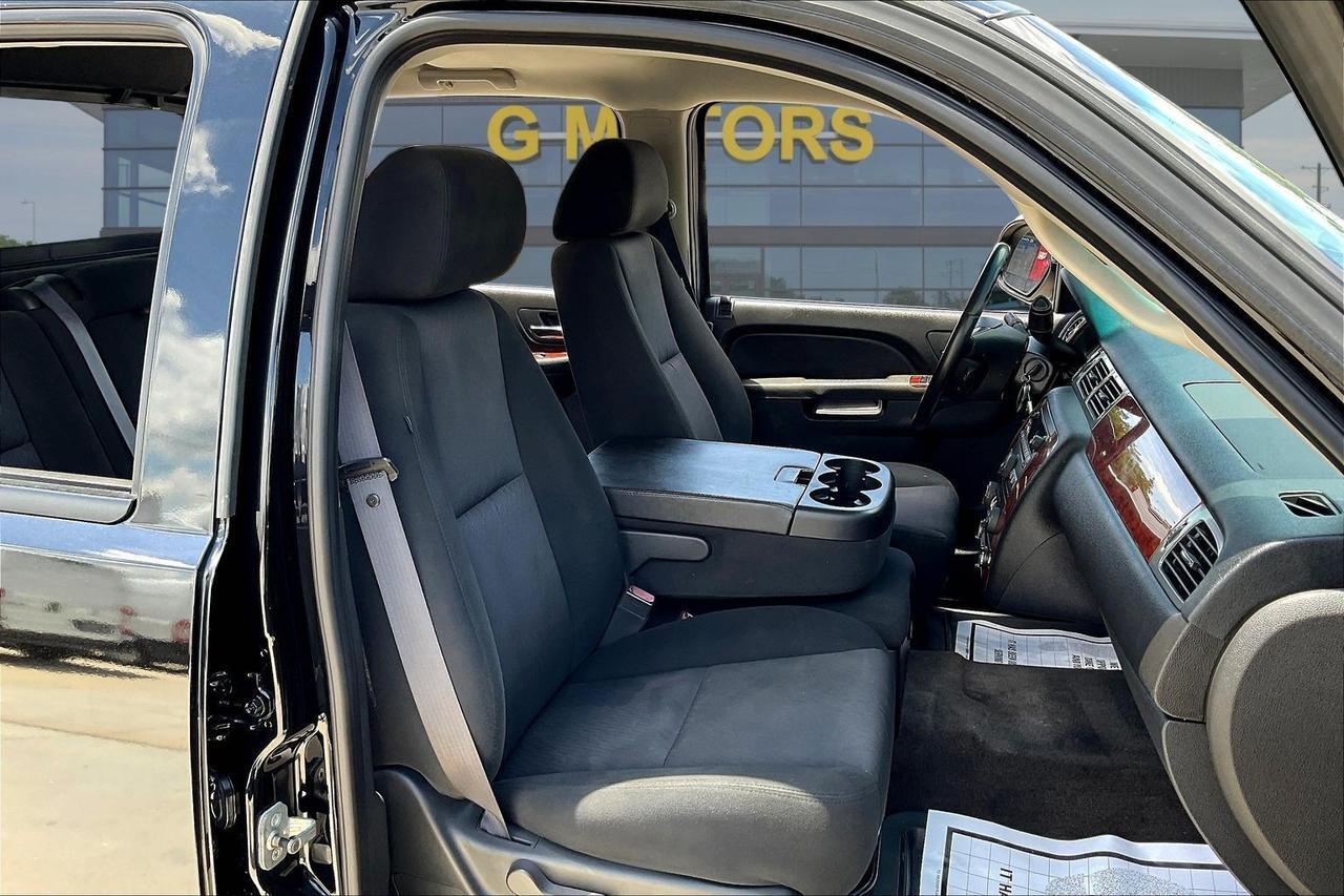 2011 CHEVROLET AVALANCHE LS Houston TX