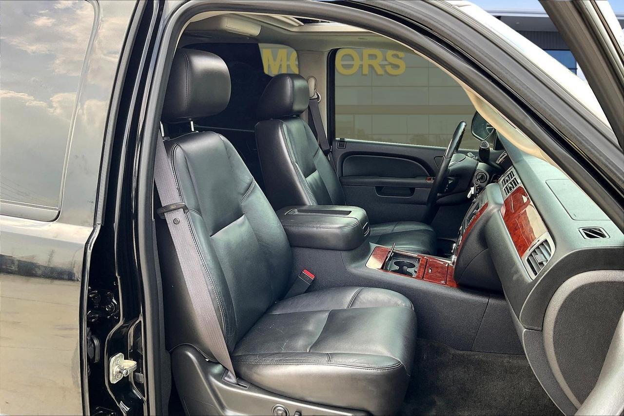 2011 CHEVROLET TAHOE 1500 LTZ Houston TX