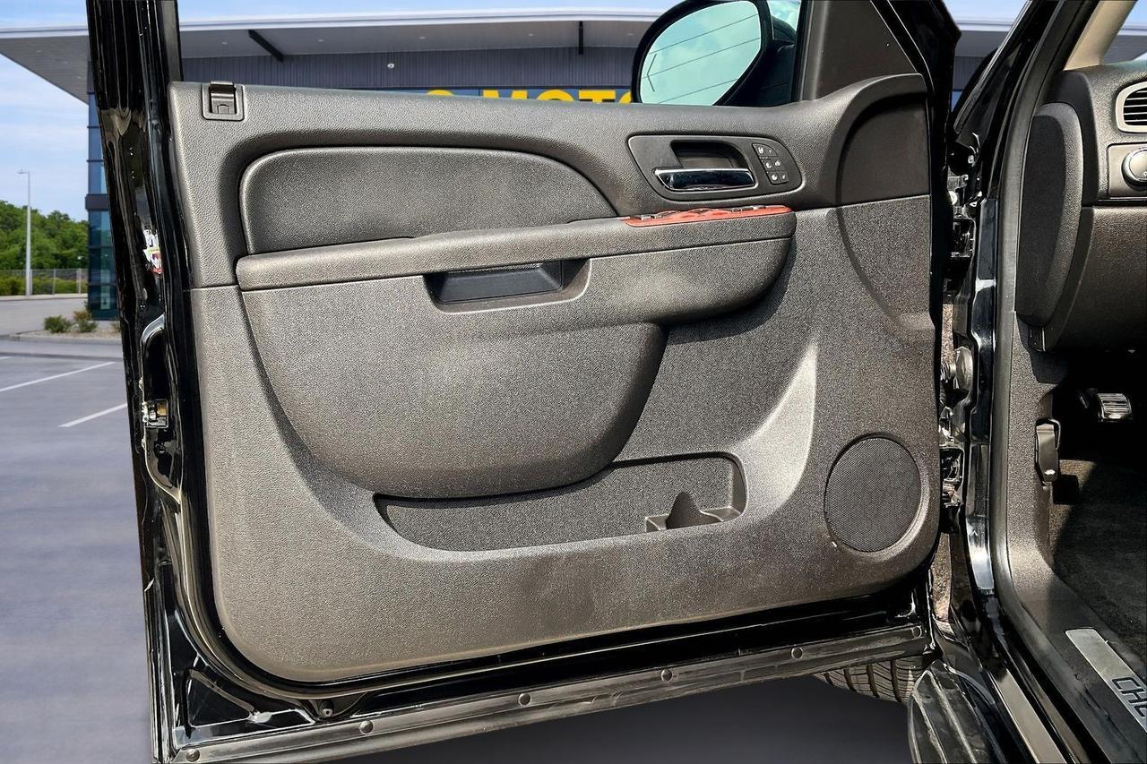 2011 CHEVROLET TAHOE 1500 LTZ Houston TX