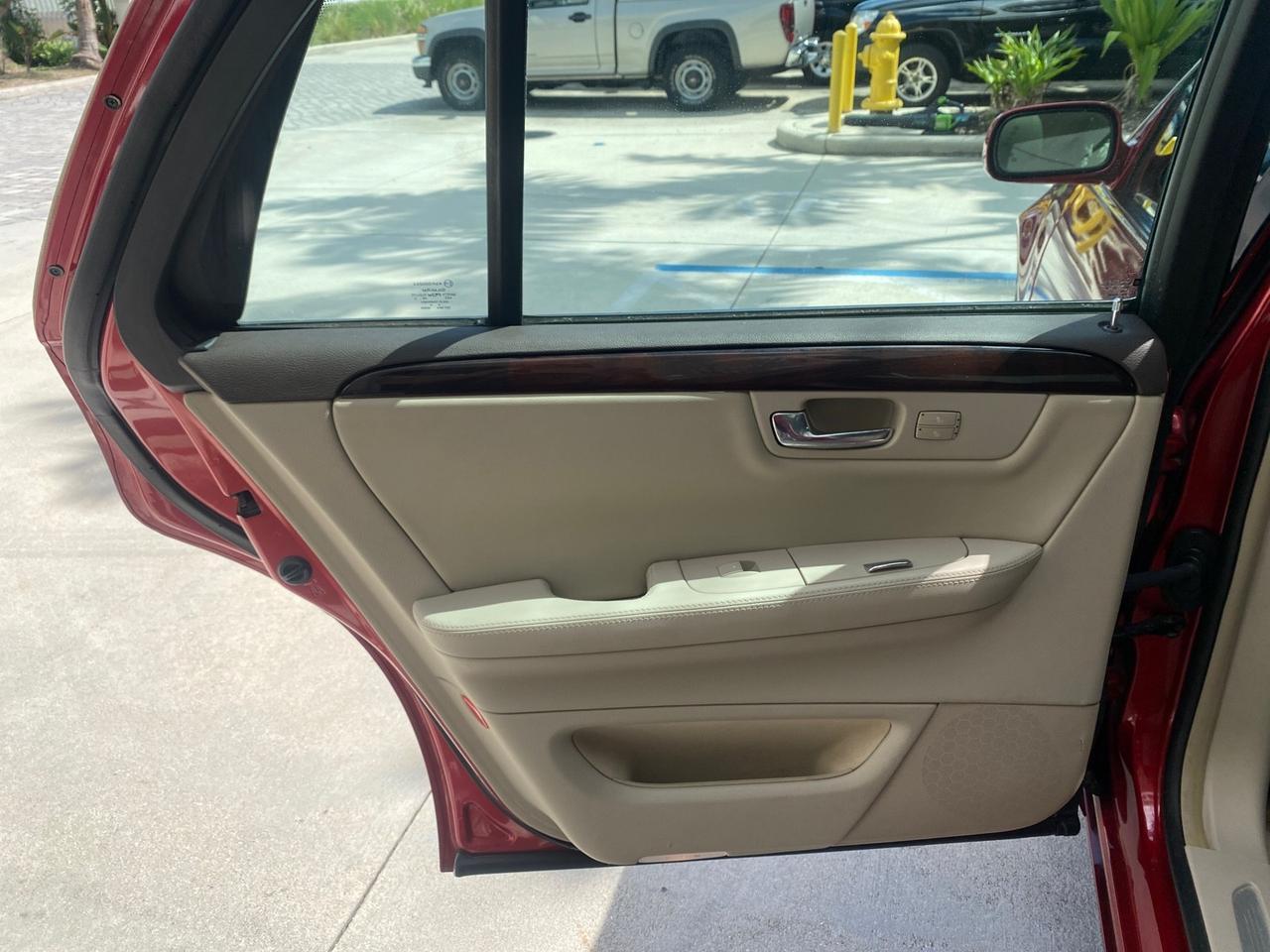 2011 Cadillac DTS LOW MILES 66,888 1 OWNER Pompano Beach FL
