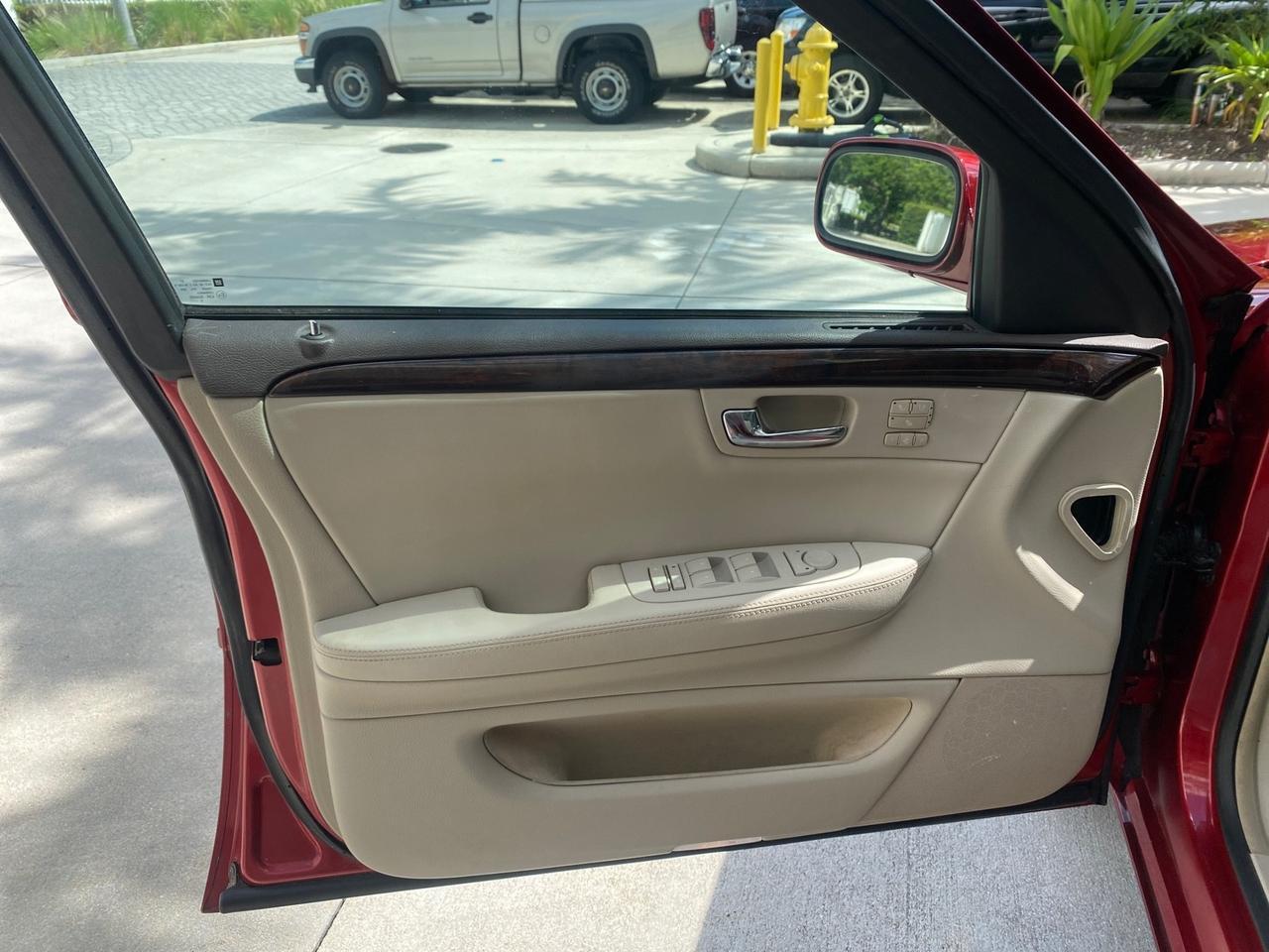 2011 Cadillac DTS LOW MILES 66,888 1 OWNER Pompano Beach FL