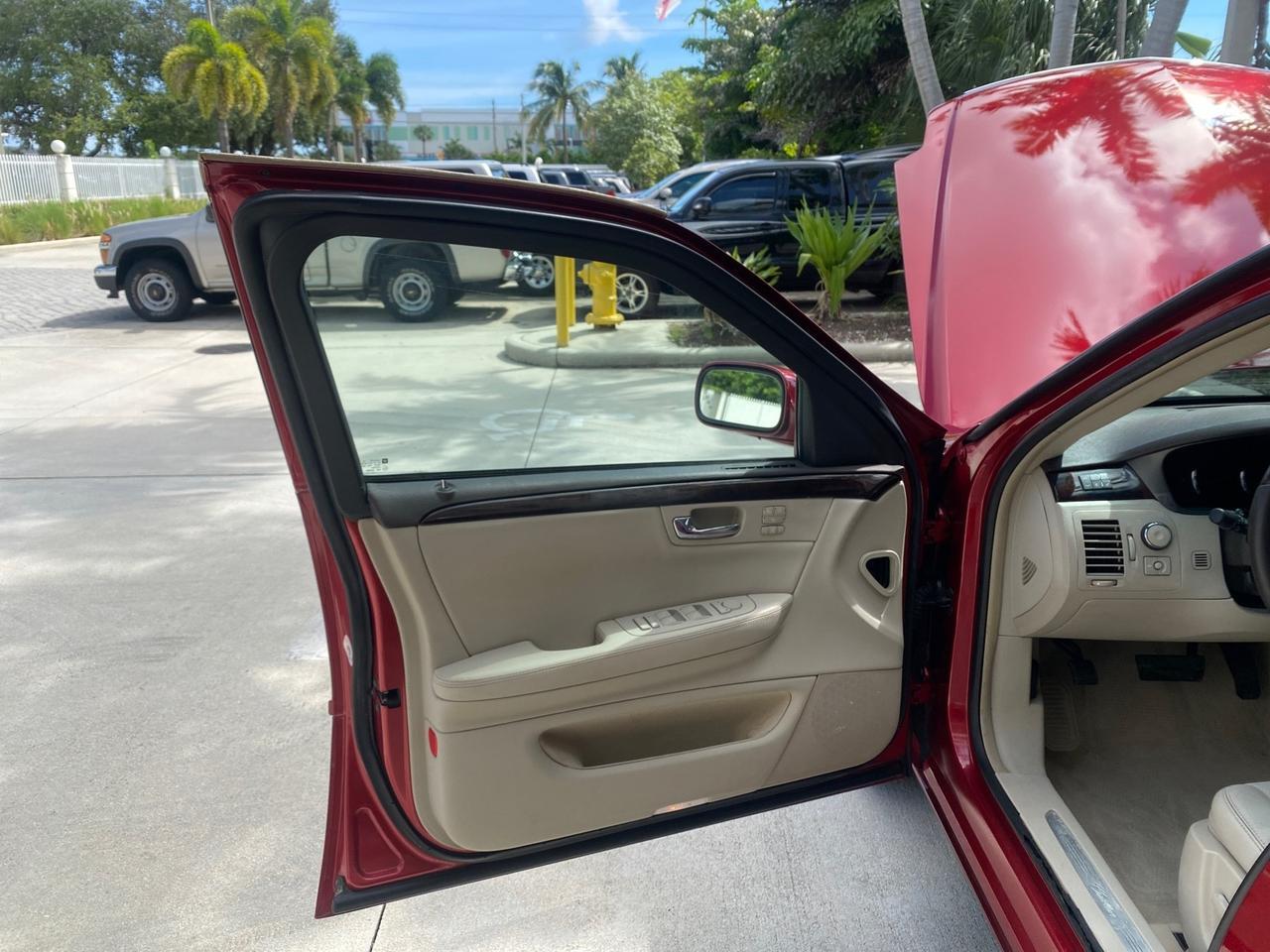 2011 Cadillac DTS LOW MILES 66,888 1 OWNER Pompano Beach FL