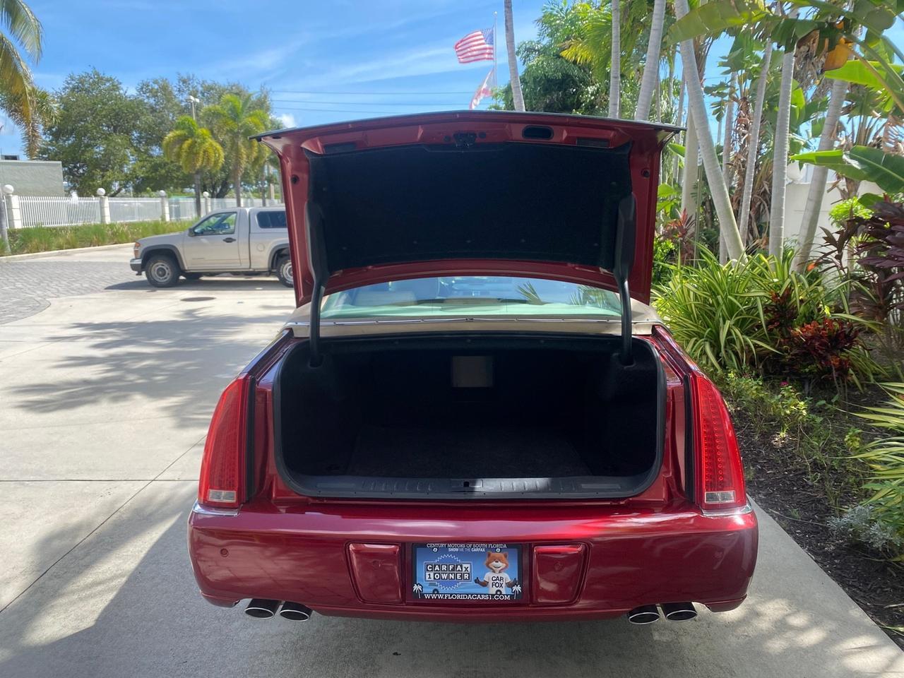 2011 Cadillac DTS LOW MILES 66,888 1 OWNER Pompano Beach FL