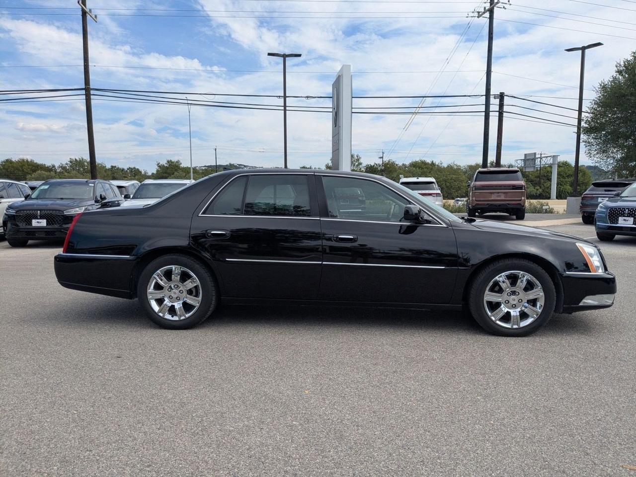 2011 Cadillac DTS Platinum Collection
