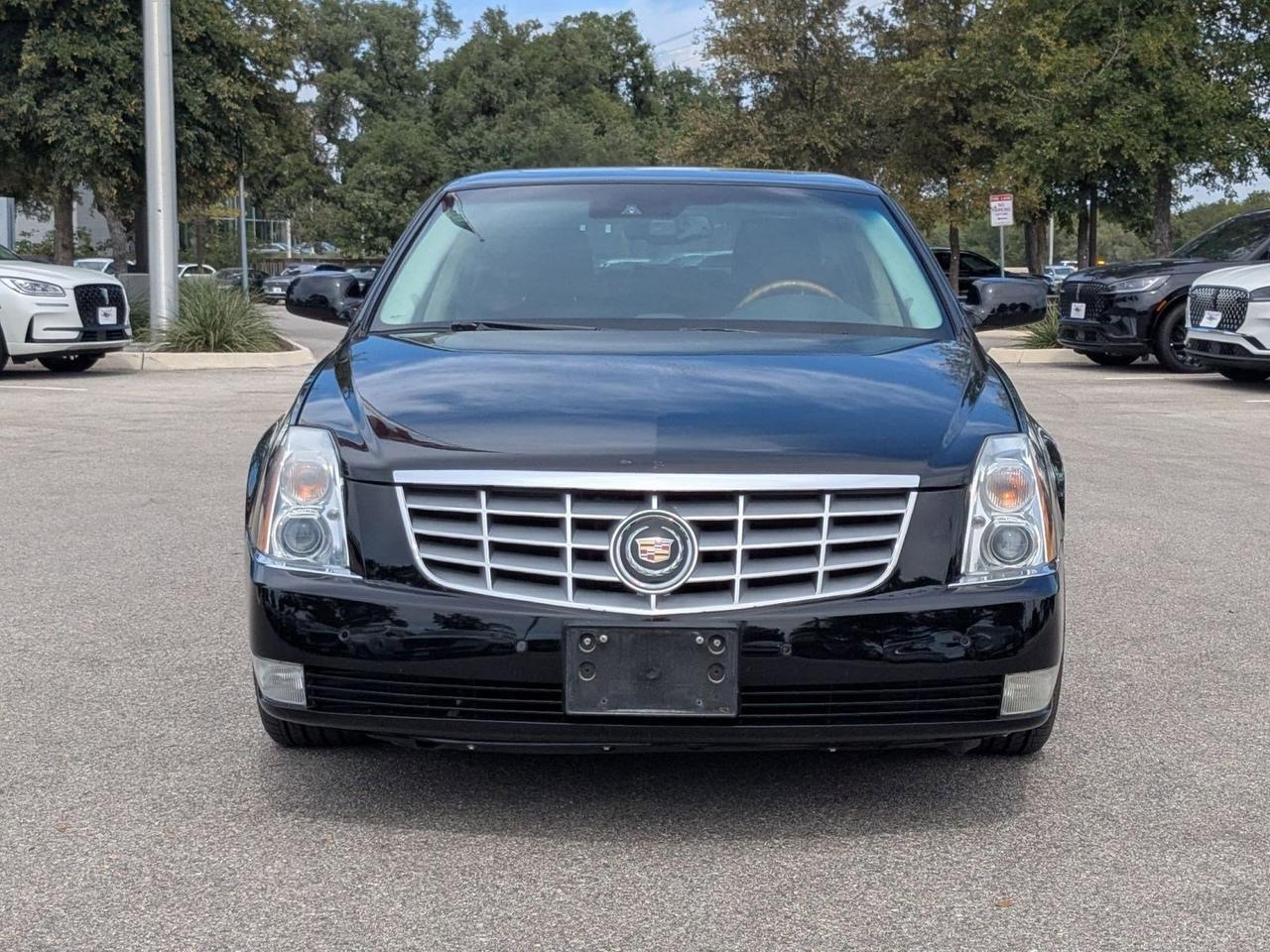 2011 Cadillac DTS Platinum Collection