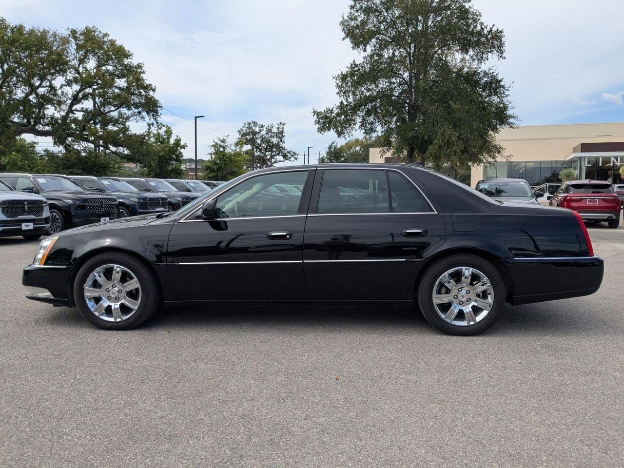 2011 Cadillac DTS Platinum Collection