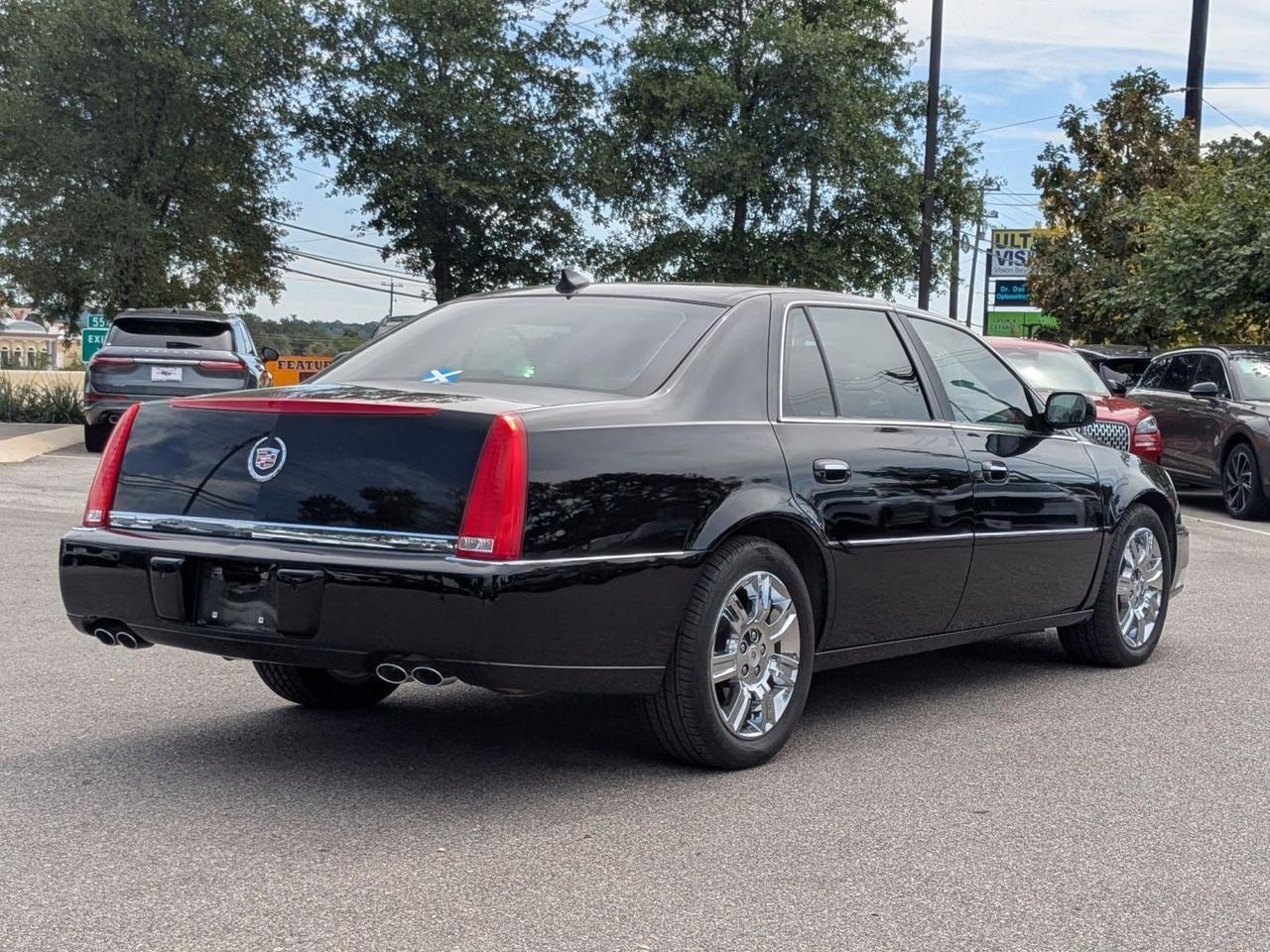2011 Cadillac DTS Platinum Collection