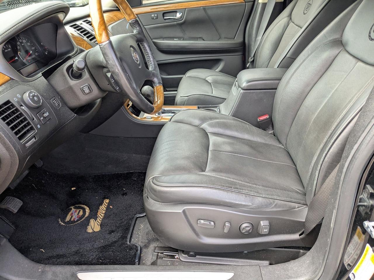 2011 Cadillac DTS Platinum Collection