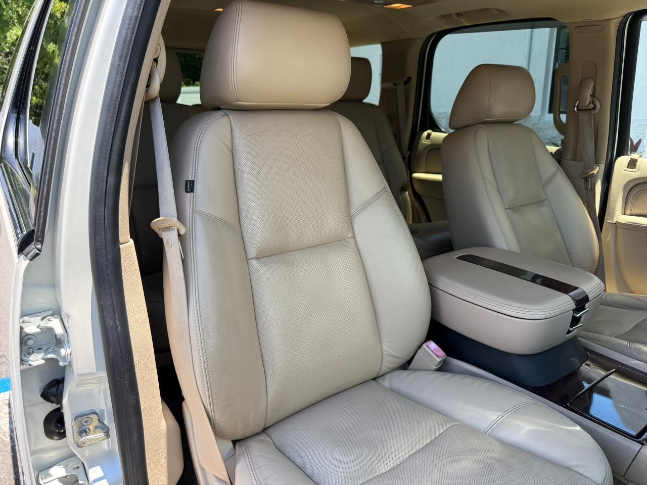 2011 Cadillac Escalade AWD 4dr Premium Jacksonville FL
