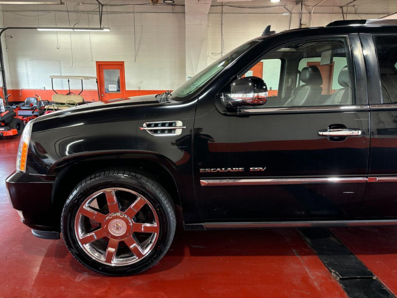 2011 Cadillac Escalade ESV Premium Franklin OH