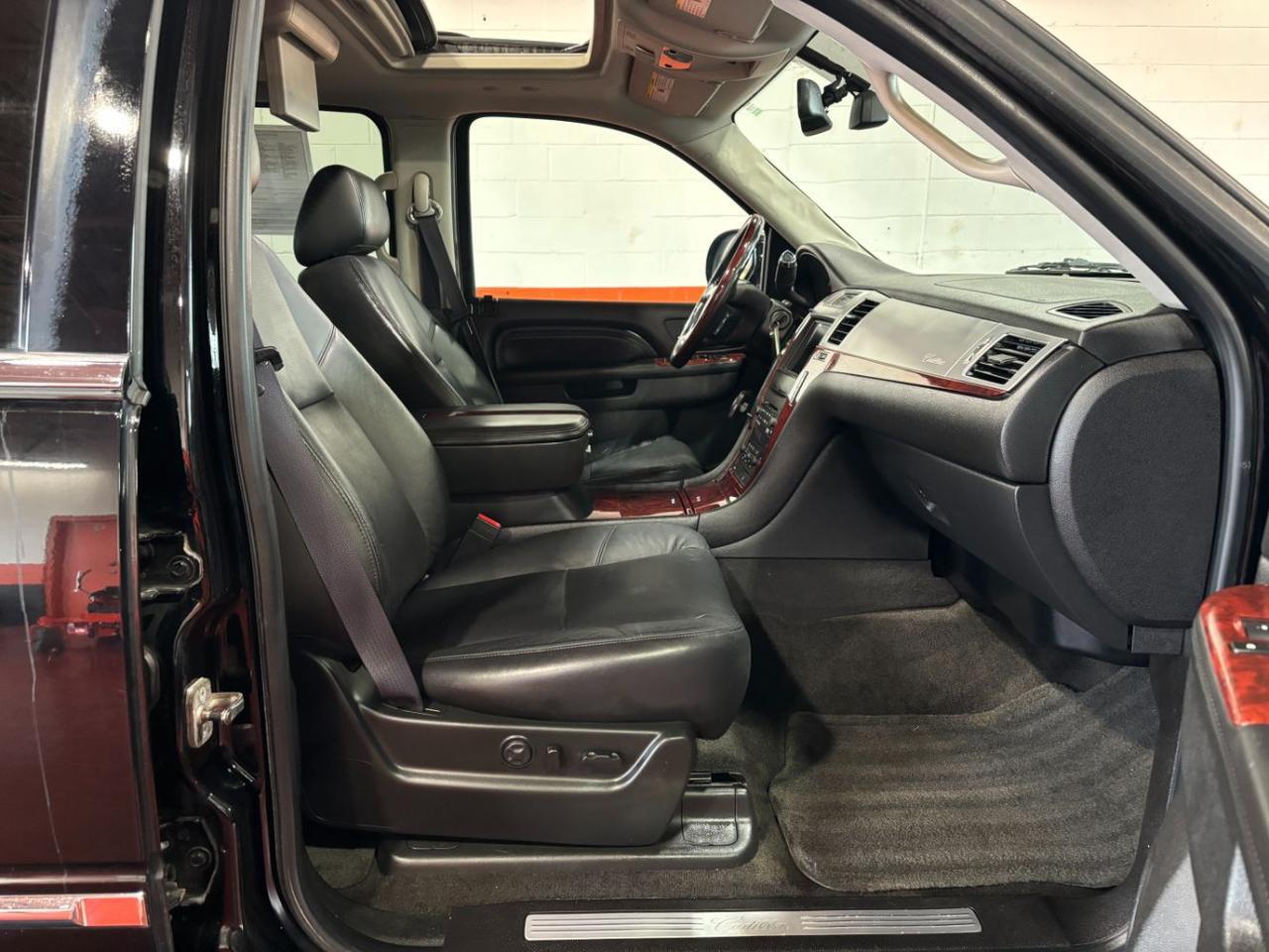 2011 Cadillac Escalade ESV Premium Franklin OH