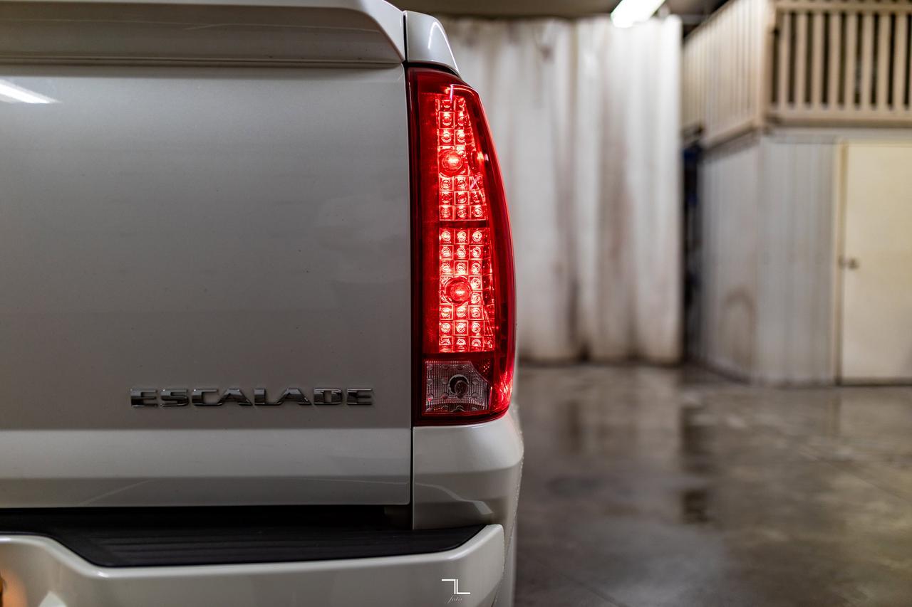 2011 Cadillac Escalade EXT 4x4 Luxury Leather Roof Nav BCam Red Deer AB