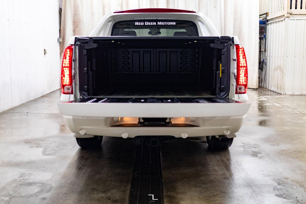 2011 Cadillac Escalade EXT 4x4 Luxury Leather Roof Nav BCam Red Deer AB