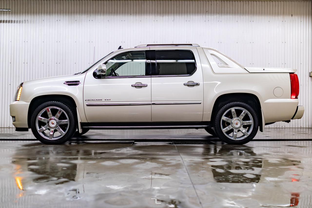 2011 Cadillac Escalade EXT 4x4 Luxury Leather Roof Nav BCam Red Deer AB