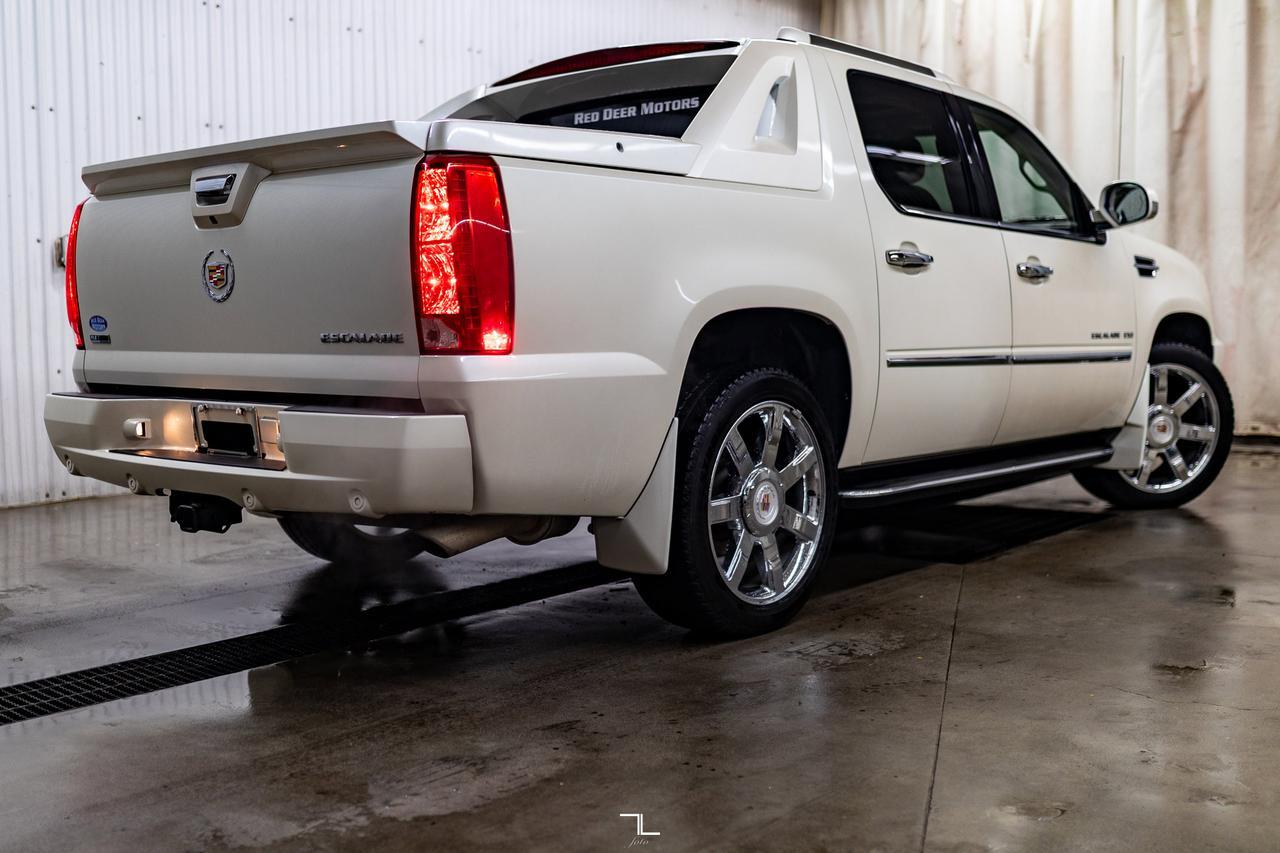 2011 Cadillac Escalade EXT 4x4 Luxury Leather Roof Nav BCam Red Deer AB
