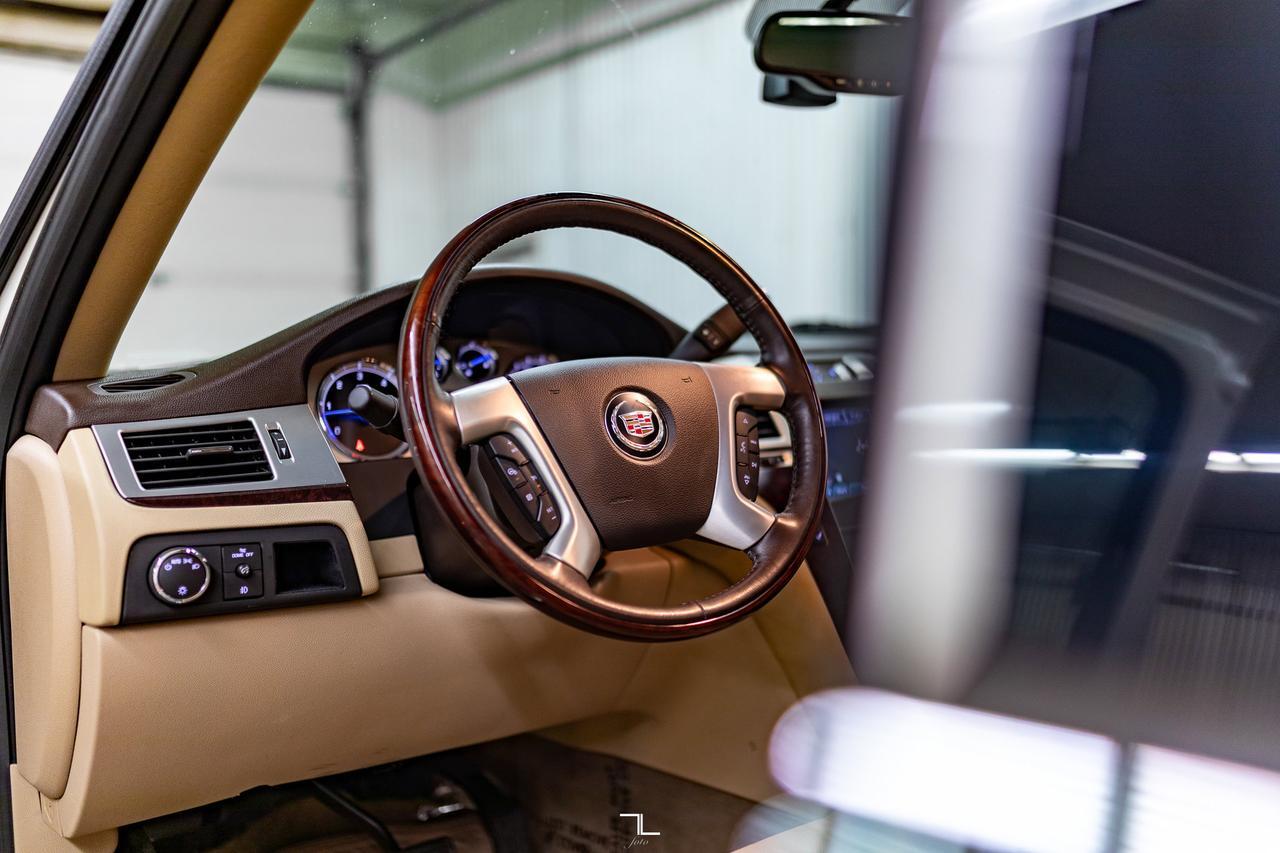 2011 Cadillac Escalade EXT 4x4 Luxury Leather Roof Nav BCam Red Deer AB