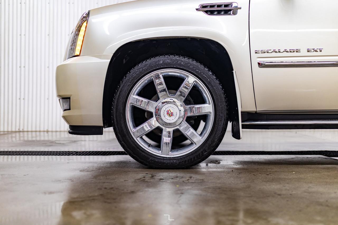 2011 Cadillac Escalade EXT 4x4 Luxury Leather Roof Nav BCam Red Deer AB