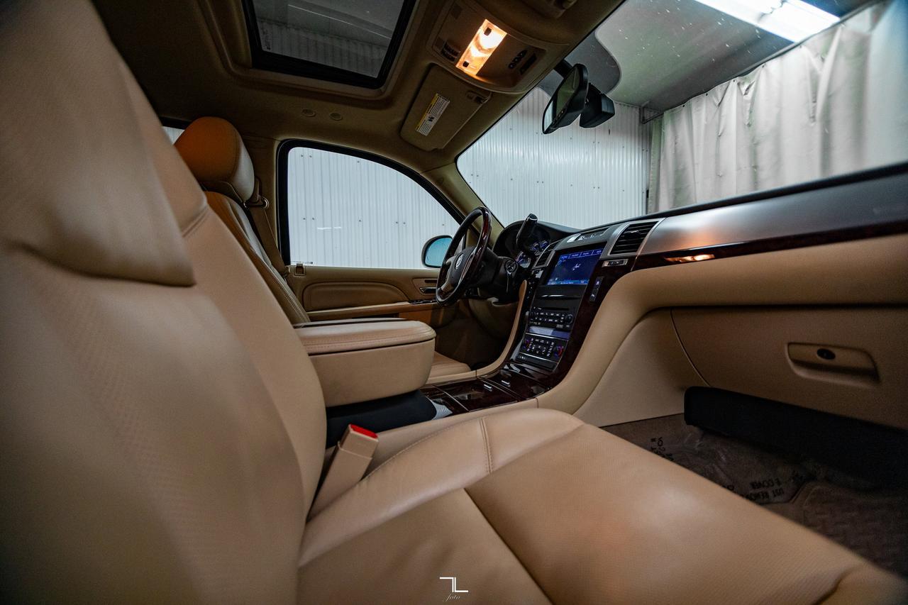 2011 Cadillac Escalade EXT 4x4 Luxury Leather Roof Nav BCam Red Deer AB