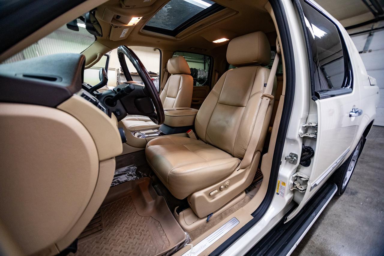 2011 Cadillac Escalade EXT 4x4 Luxury Leather Roof Nav BCam Red Deer AB