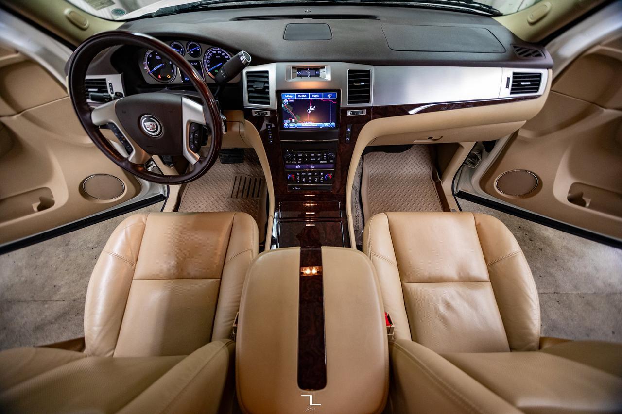 2011 Cadillac Escalade EXT 4x4 Luxury Leather Roof Nav BCam Red Deer AB