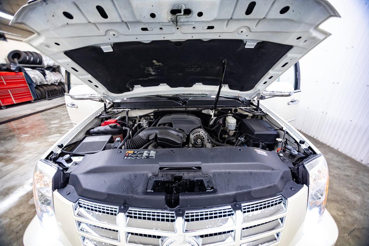 2011 Cadillac Escalade EXT 4x4 Luxury Leather Roof Nav BCam Red Deer AB