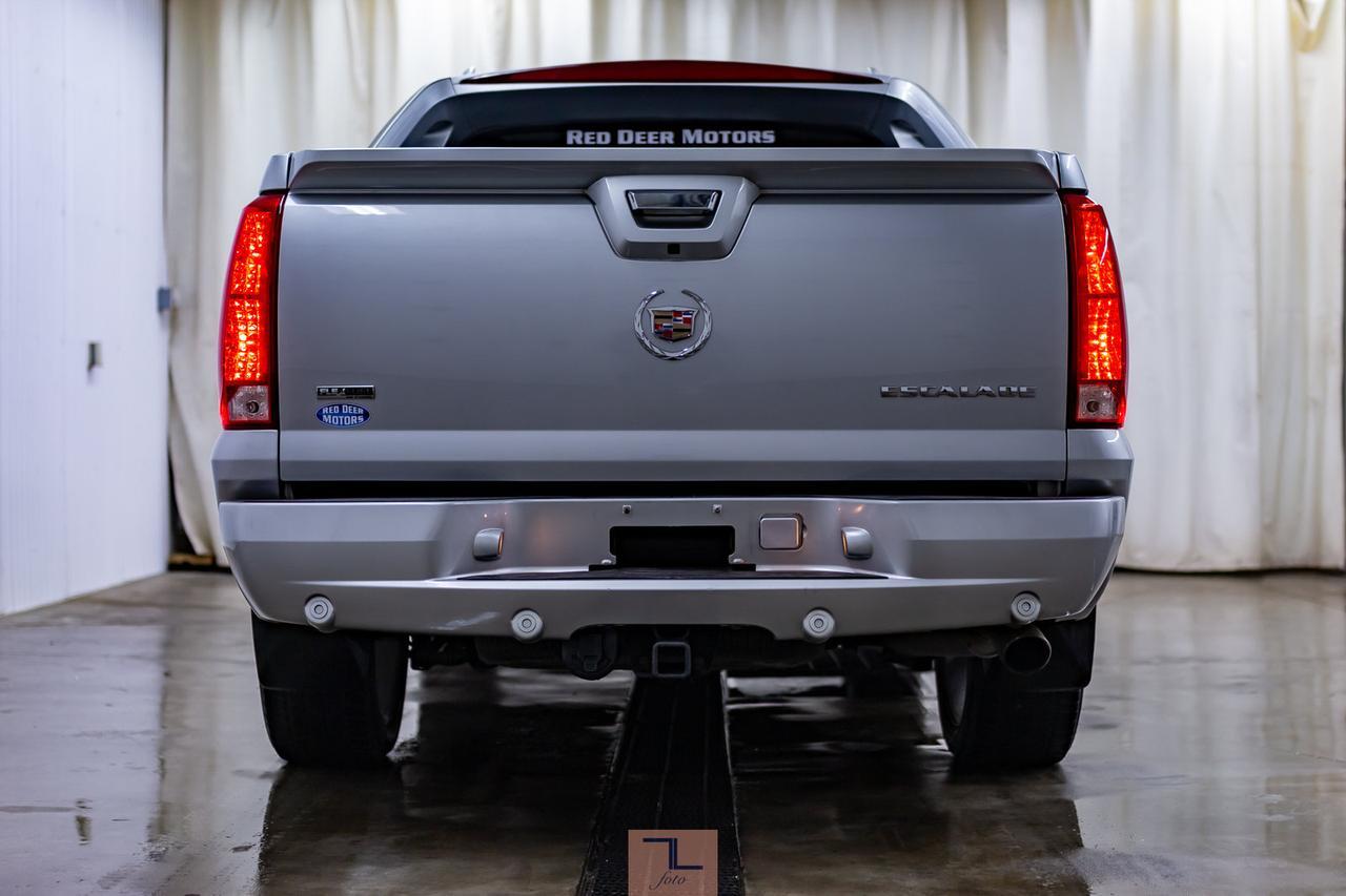 2011 Cadillac Escalade EXT AWD Luxury Edition Leather Roof Nav Red Deer AB
