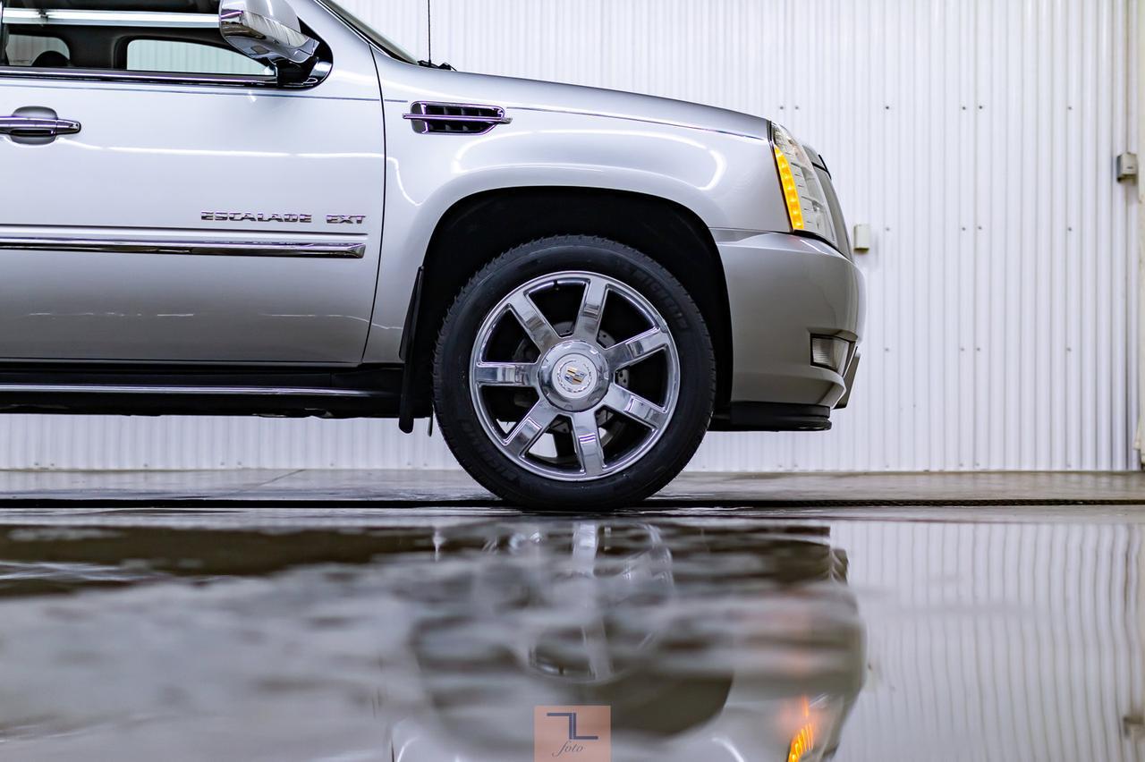 2011 Cadillac Escalade EXT AWD Luxury Edition Leather Roof Nav Red Deer AB