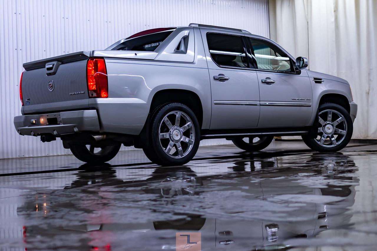 2011 Cadillac Escalade EXT AWD Luxury Edition Leather Roof Nav Red Deer AB