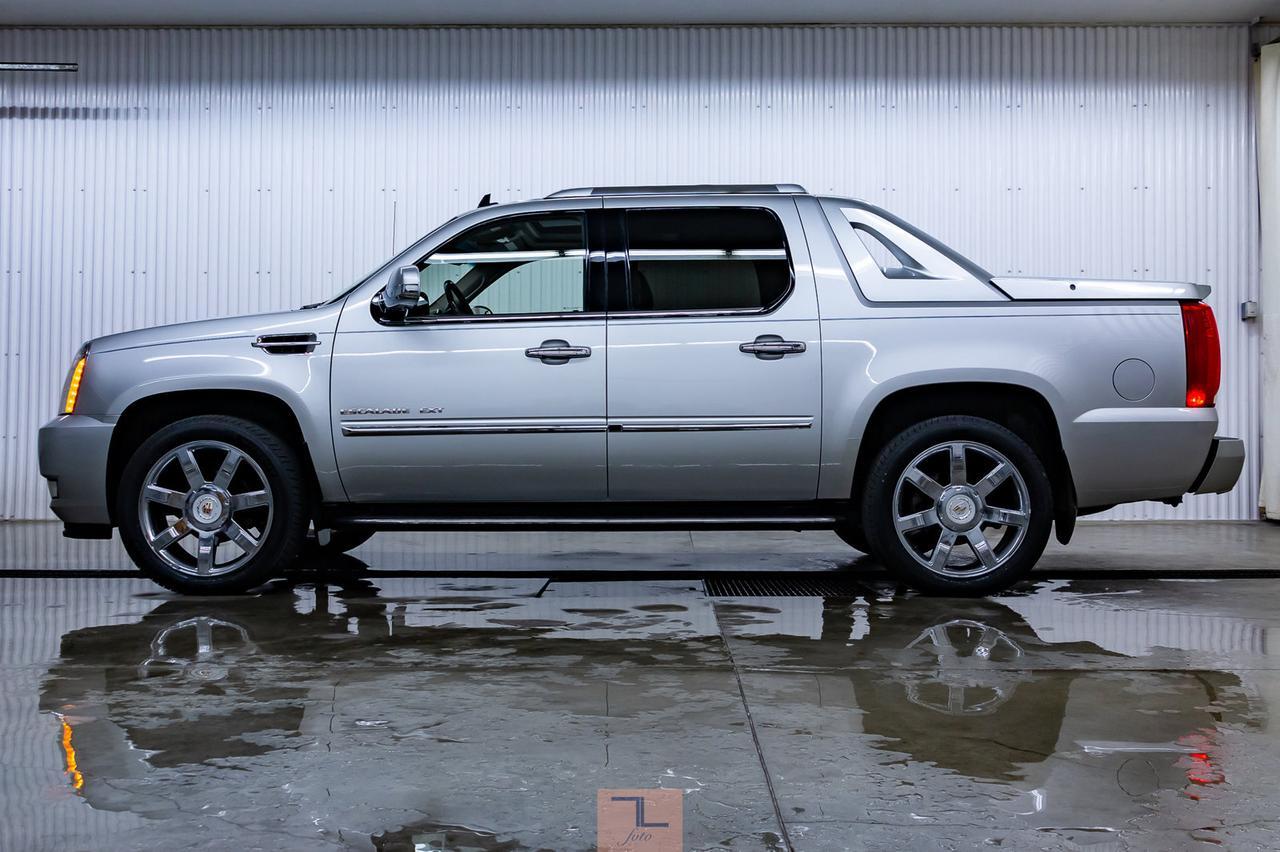 2011 Cadillac Escalade EXT AWD Luxury Edition Leather Roof Nav Red Deer AB