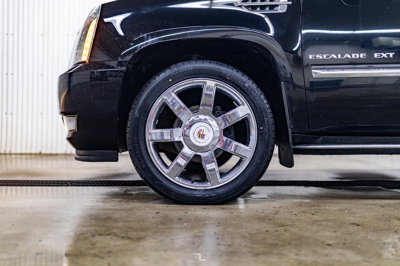 2011 Cadillac Escalade EXT AWD Luxury Leather Roof Nav BCam Red Deer AB