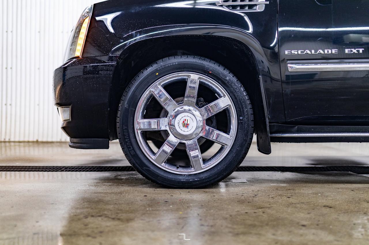 2011 Cadillac Escalade EXT AWD Luxury Leather Roof Nav BCam Red Deer AB