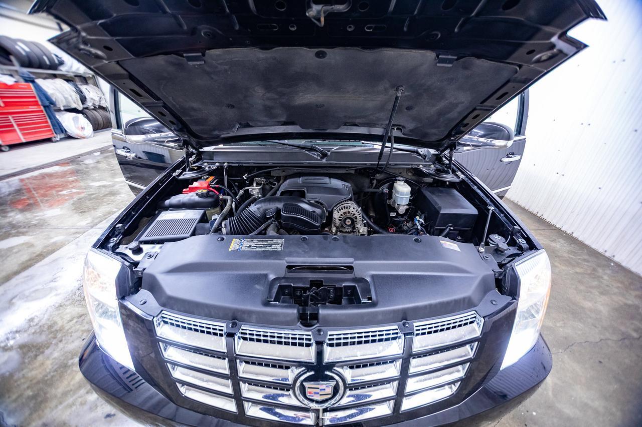 2011 Cadillac Escalade EXT AWD Luxury Leather Roof Nav BCam Red Deer AB