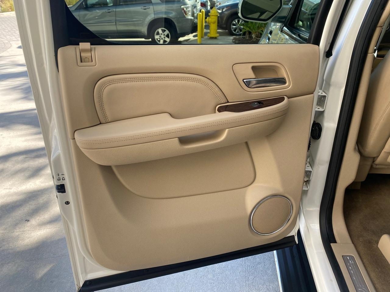 2011 Cadillac Escalade EXT AWD PEARL 1 OWNER Pompano Beach FL