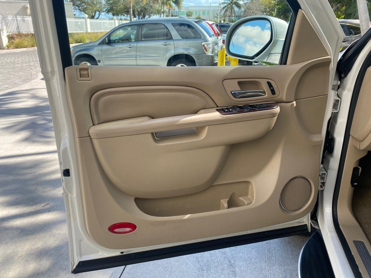 2011 Cadillac Escalade EXT AWD PEARL 1 OWNER Pompano Beach FL