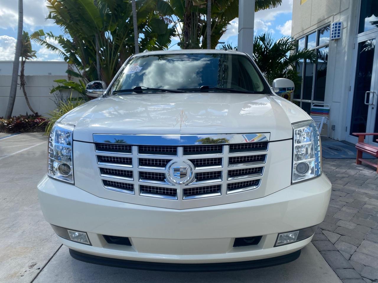 2011 Cadillac Escalade EXT AWD PEARL 1 OWNER