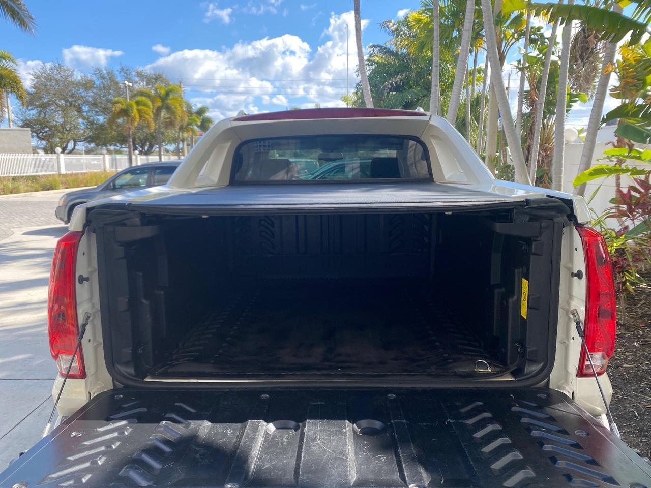 2011 Cadillac Escalade EXT AWD PEARL 1 OWNER Pompano Beach FL