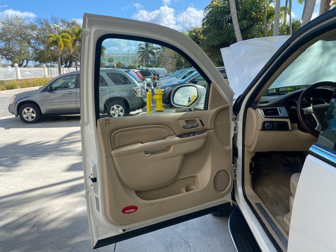 2011 Cadillac Escalade EXT AWD PEARL 1 OWNER Pompano Beach FL