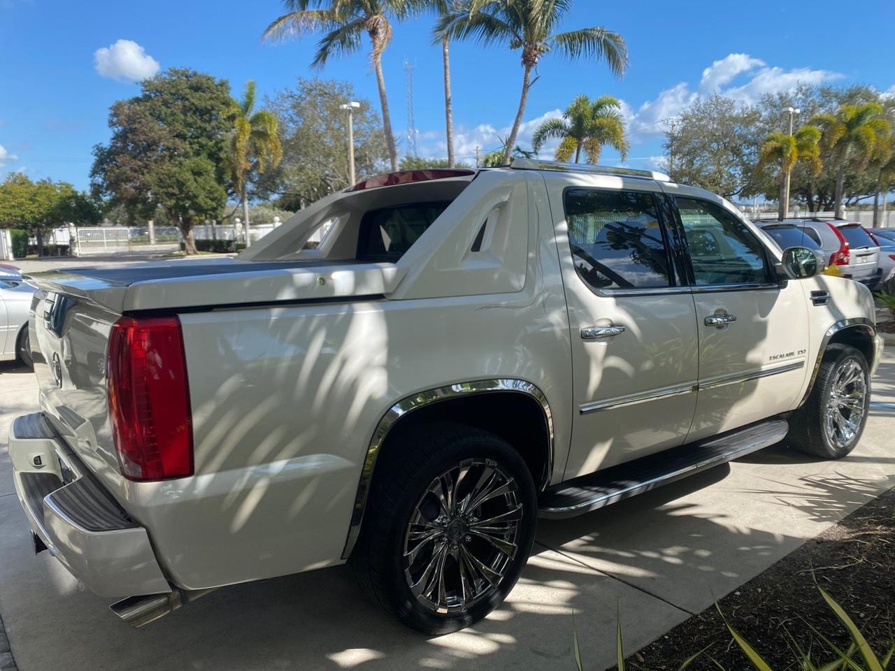 2011 Cadillac Escalade EXT AWD PEARL 1 OWNER Pompano Beach FL