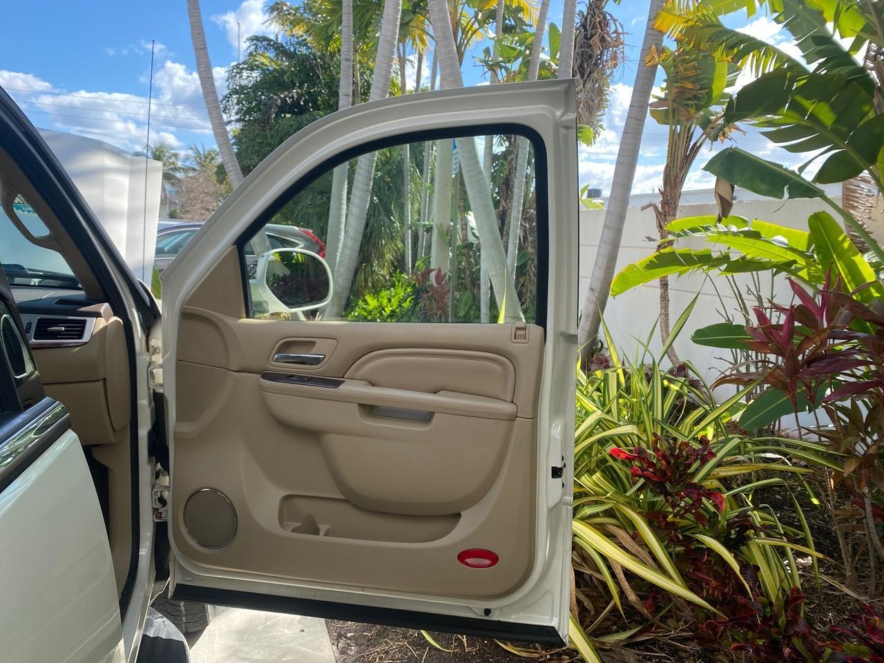 2011 Cadillac Escalade EXT AWD PEARL 1 OWNER Pompano Beach FL