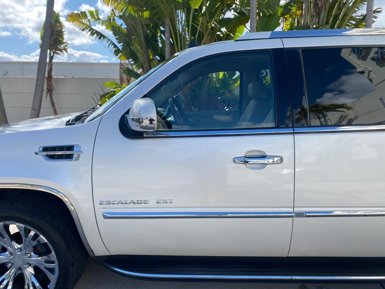 2011 Cadillac Escalade EXT PU AWD PEARL 1 OWNER Pompano Beach FL