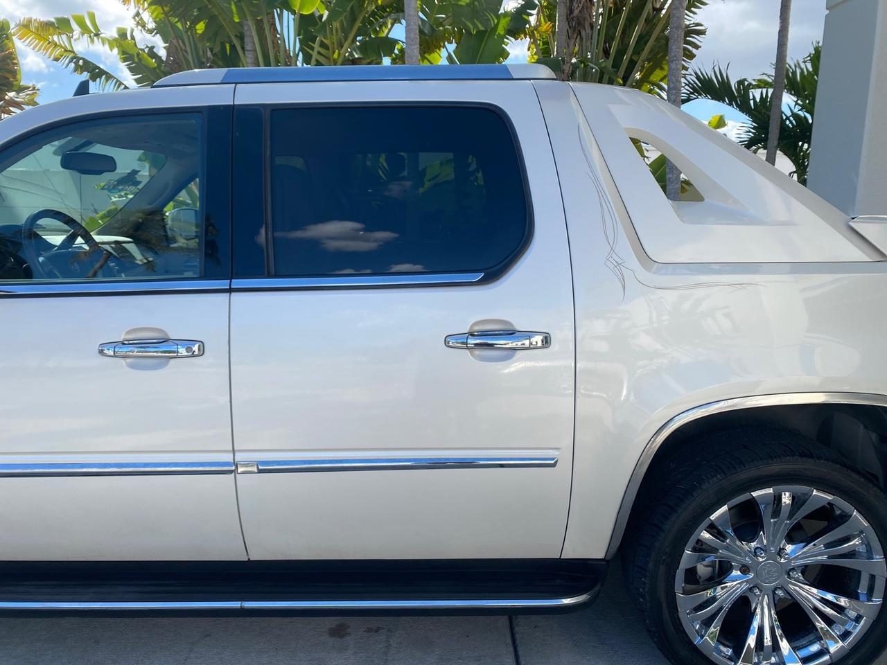 2011 Cadillac Escalade EXT PU AWD PEARL 1 OWNER Pompano Beach FL