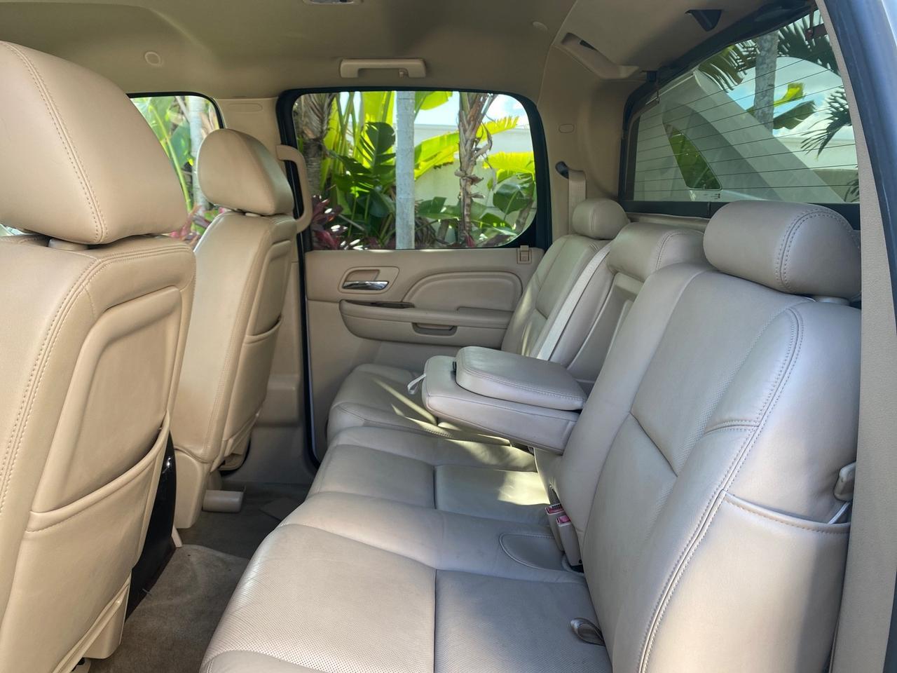 2011 Cadillac Escalade EXT PU AWD PEARL 1 OWNER Pompano Beach FL