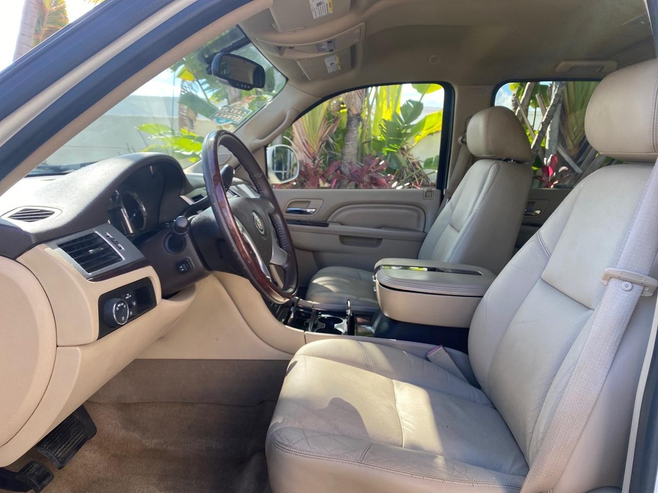 2011 Cadillac Escalade EXT PU AWD PEARL 1 OWNER Pompano Beach FL