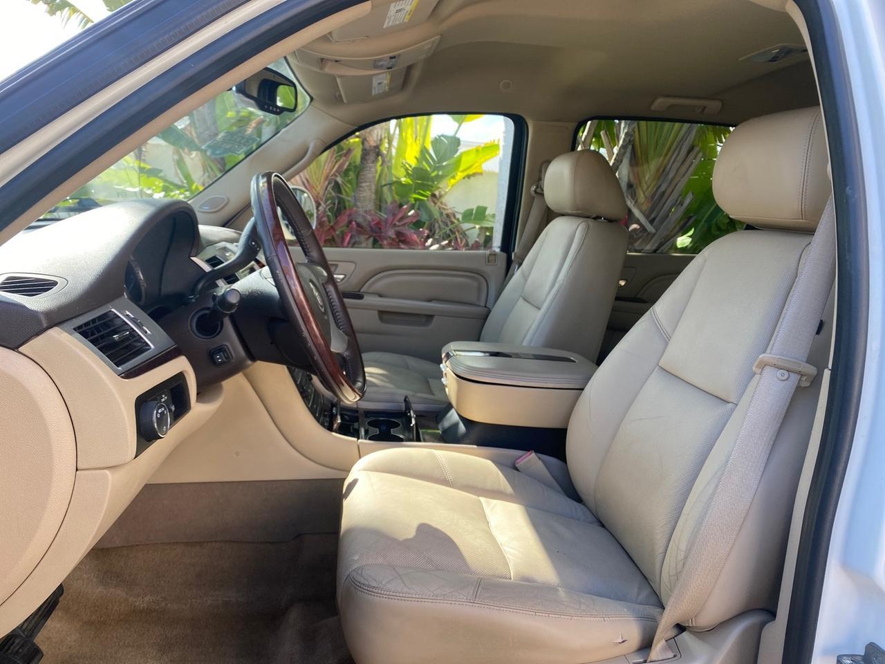 2011 Cadillac Escalade EXT PU AWD PEARL 1 OWNER Pompano Beach FL