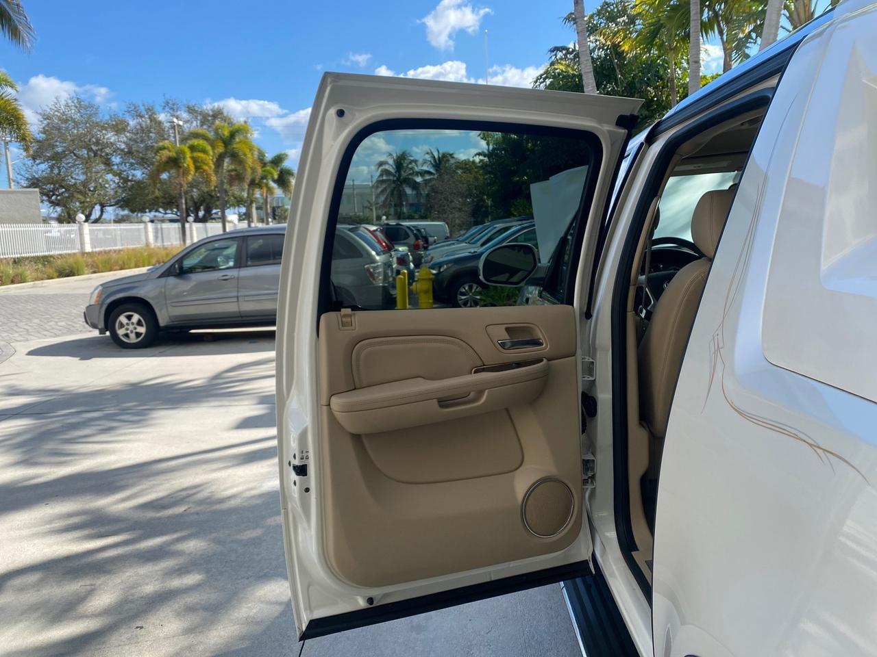 2011 Cadillac Escalade EXT PU AWD PEARL 1 OWNER Pompano Beach FL