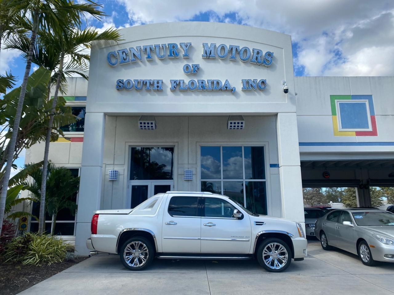 2011 Cadillac Escalade EXT PU AWD PEARL 1 OWNER