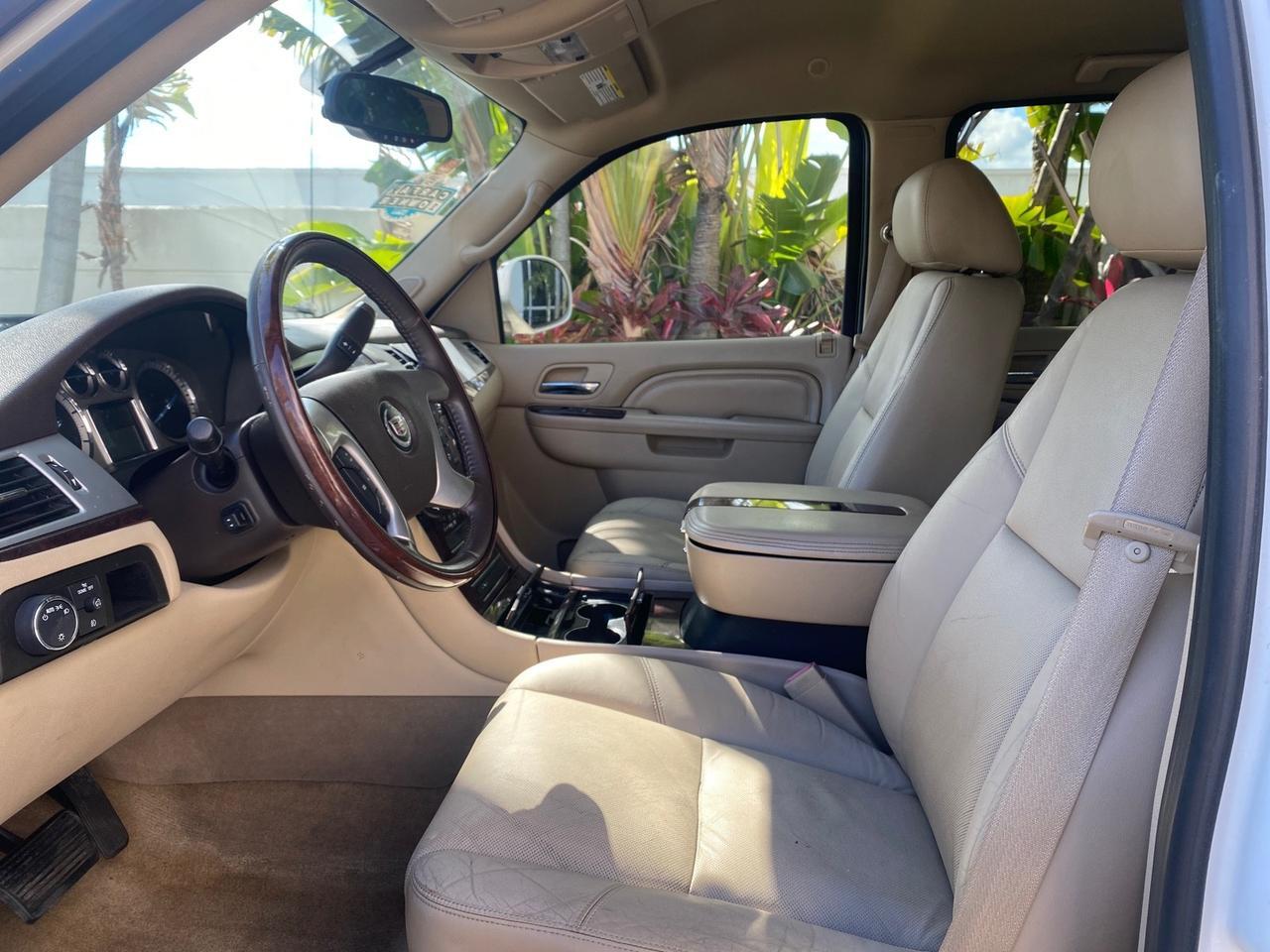 2011 Cadillac Escalade EXT PU AWD PEARL 1 OWNER Pompano Beach FL